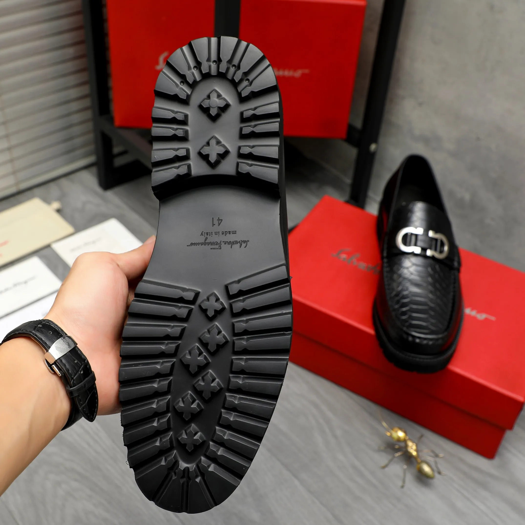 Men's shoes 💰540 Product trademark: Ferragamo "Ferragamo" business slip-on leather shoes Regular size: 38-44 (45.46 custom-made, non-refundable) Product materials: Selected high-quality snake-print cowhide upper, cowhide lining, original outsole